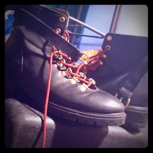Combat boots